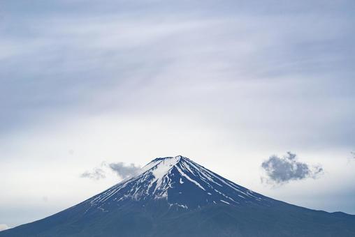 山梨県河口湖町から見た初夏の富士山 富士山,山梨,河口湖町の写真素材