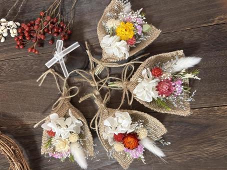 クリスマス　ガーランド　ドライフラワー 12月,クリスマス,クリスマスツリーの写真素材