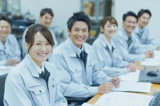 作業服で打ち合わせ-3 作業服で打ち合わせ-3の写真