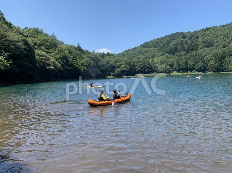 カヤック 湖,カヤック,夏の写真素材