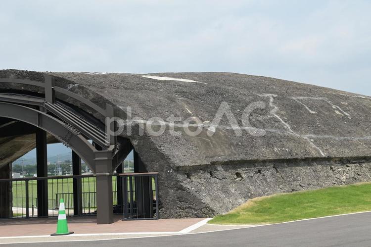 修復されて残る大刀洗飛行場の掩体壕 掩体壕,シェルター,格納庫の写真素材