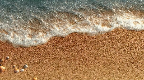 太陽の光が降り注ぐ夏のビーチの写真