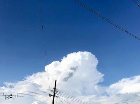 晴れた空と入道雲 晴れた空と入道雲の写真