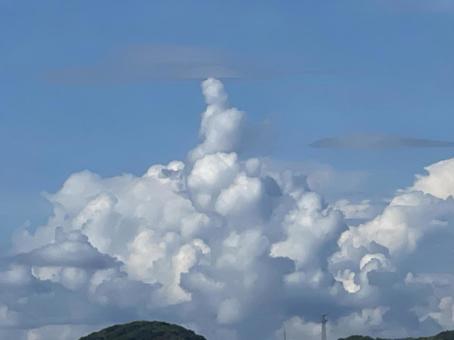 人のようにみえる雲 人のようにみえる雲の写真