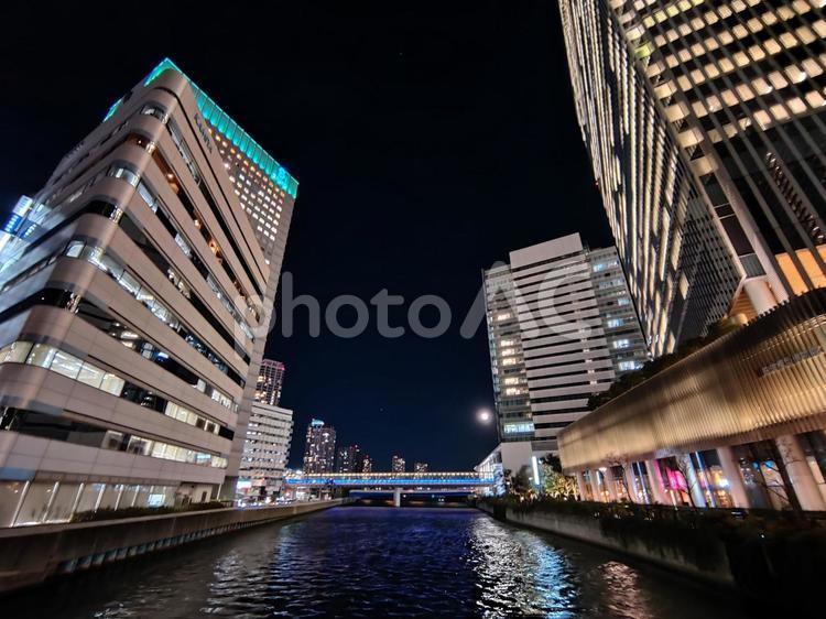 みなとみらいオフィス街夜景 夜景,夜,ビル群の写真素材