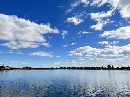 Photo, blue sky, white cloud, pool, 