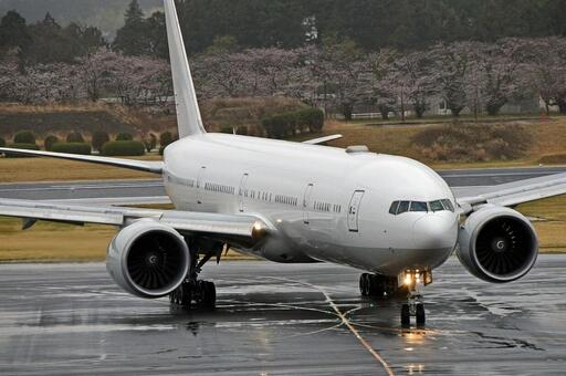 飛行機　ボーイング767　白 旅客機,航空機,エンジンの写真素材