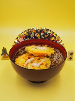 正月料理・天ぷらそば（家庭料理） 天ぷら,蕎麦,正月料理の写真素材
