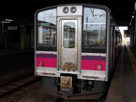 JR奥羽本線 701系 前面 jr奥羽本線,701系,前面の写真素材