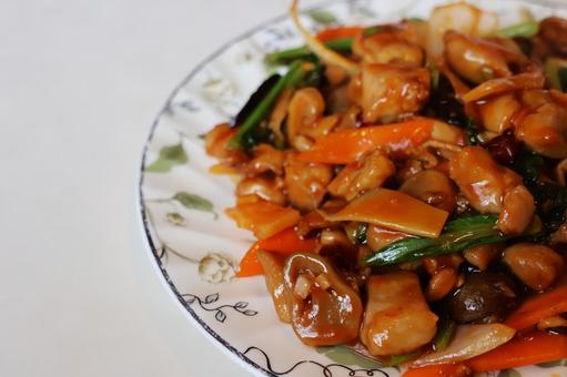 中華料理店の鶏肉のピリ辛炒め 中華料理店の鶏肉のピリ辛炒め 鶏肉,ピリ辛炒め,ニンジンの写真素材