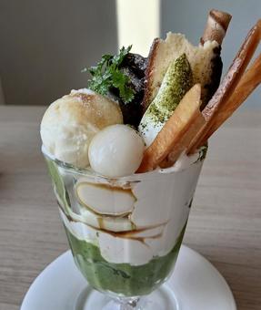 写真映えする和風パフェ③ パフェ,抹茶,デザートの写真素材