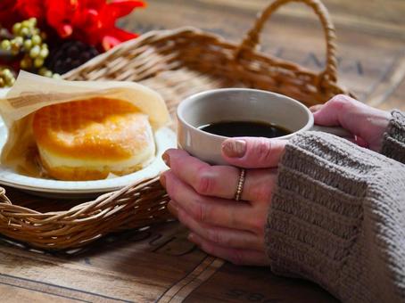 温かい珈琲を飲む.1の写真