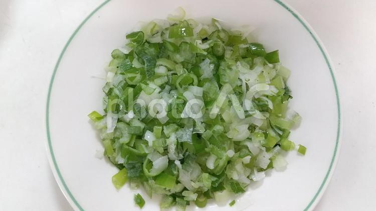 長ネギみじん切り 野菜,長ネギ,みじん切りの写真素材