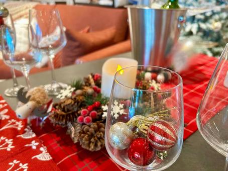 賑やかなホームクリスマスパーティー ホームパーティ,クリパ,クリスマスパーティーの写真素材