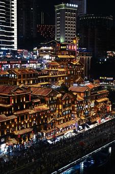 重慶夜景・洪崖洞 重慶,洪崖洞,夜景の写真素材