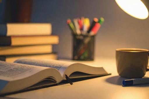 勉強中のイメージ 勉強中のイメージの写真