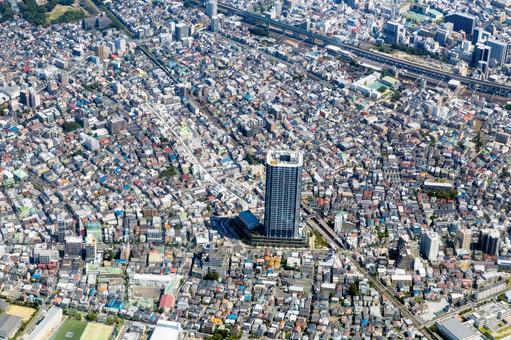 埼京線の十条駅付近を空撮 埼京線の十条駅付近を空撮 空撮,十条駅,東十条駅の写真素材