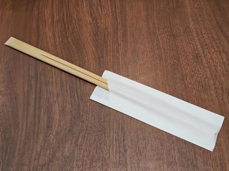 蕎麦屋の割りばし わりばし,テーブル,一膳の写真素材