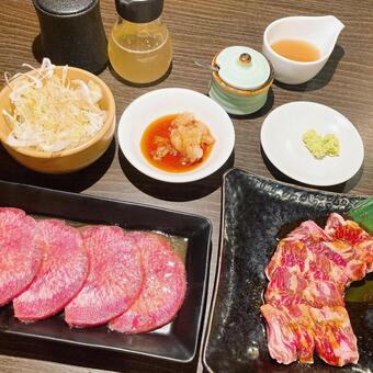 焼肉セット ご飯,外食,焼肉の写真素材