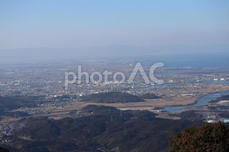 高所から市街地と川と海と山の見える眺望 高所,市街地,川の写真素材