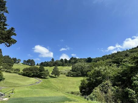 初夏のゴルフ場 初夏のゴルフ場 ゴルフ,コース,青空の写真素材
