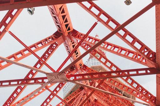 下から見上げた東京タワー 下から見上げた東京タワー 東京タワー,下から,見上げるの写真素材