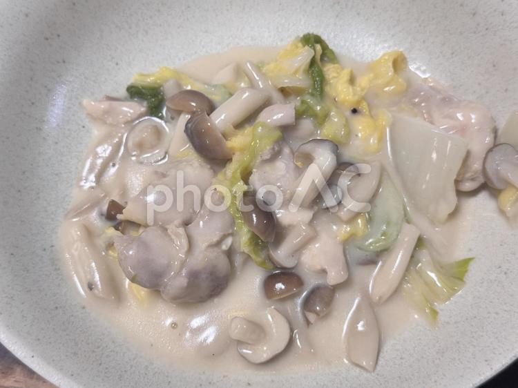 鶏肉と白菜のクリーム煮 鶏肉,白菜,美味しいの写真素材