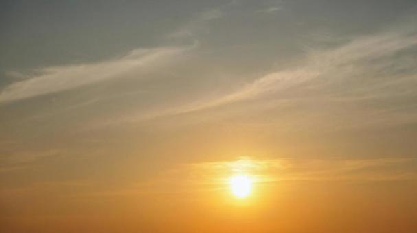 夏の空・茜色の夕焼け&太陽 夏の空・茜色の夕焼け&太陽の写真
