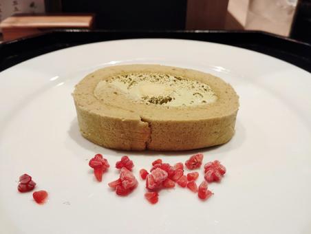 ピスタチオのロールケーキ ピスタチオのロールケーキ ロールケーキ,ピスタチオ,ケーキの写真素材