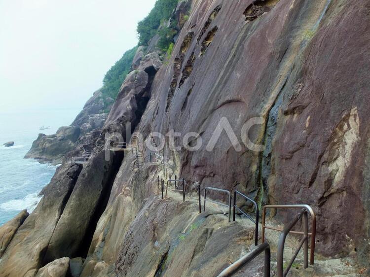 三重県・鬼ヶ城・世界遺産 鬼ヶ城,鬼が城,夏の写真素材