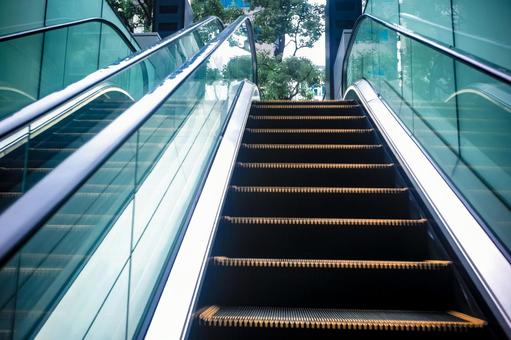 駅の出口のエレベーター 駅,オフィス,ビルの写真素材