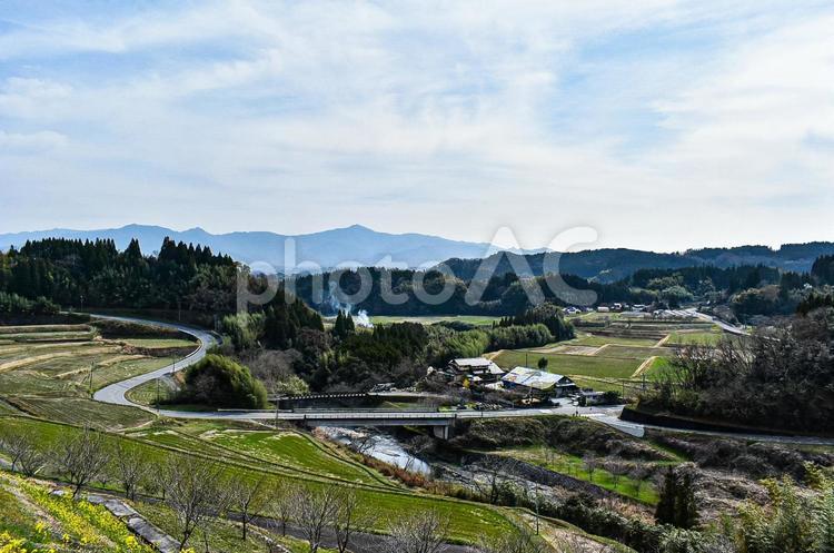 田舎の田園風景 田圃,山,空の写真素材