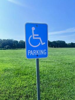 アメリカの障がい者用駐車場サイン アメリカの障がい者用駐車場サインの写真