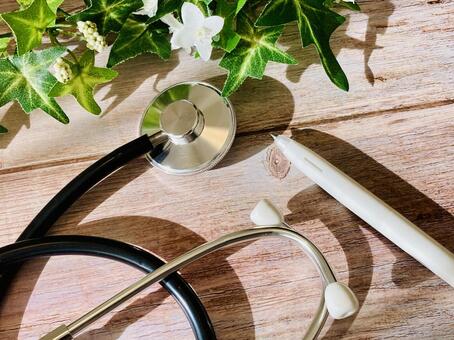 聴診器と白いペン 聴診器,診断,診療の写真素材