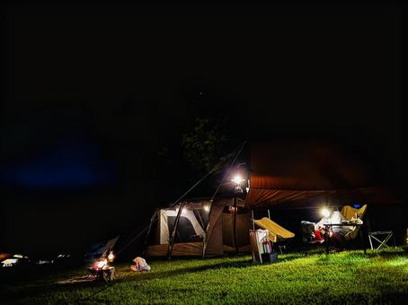 夜のテントサイト 沢水 夜のテントサイト 沢水 キャンプ,キャンプ場,テントの写真素材