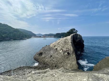 Photo, fuji-hakone izu national park, dogashima, ceiling window cave, 