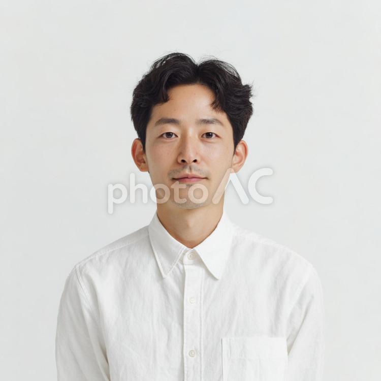 白いシャツを着たアジア人男性 男性,ポートレート,ファッションの写真素材