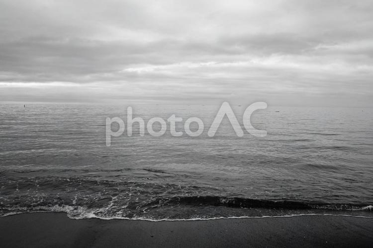 函館大森浜 海,空,曇り空の写真素材
