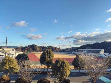 晴れた日の陸上競技場 晴れた日の陸上競技場 陸上競技場,スタジアム,競技場の写真素材