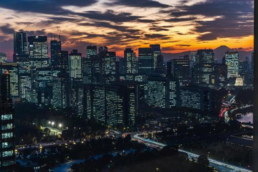 丸の内の夜景 丸の内の夜景の写真