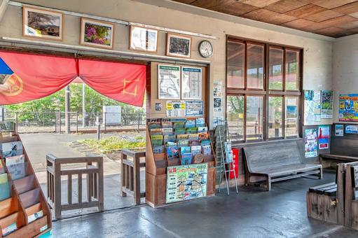 天竜浜名湖線 気賀駅 待合室(静岡) 天竜浜名湖線 気賀駅 待合室(静岡) 静岡県,浜松市,浜名区の写真素材