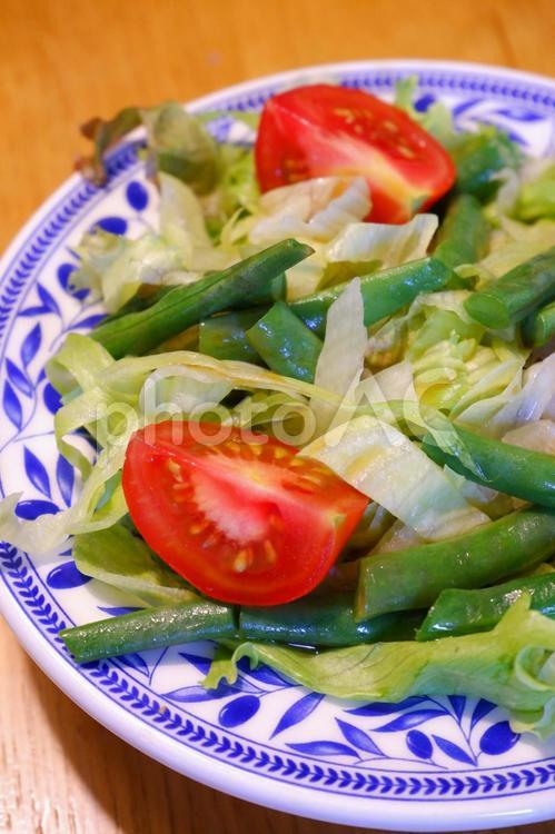 生野菜のサラダで健康増進 生野菜,サラダ,トマトの写真素材