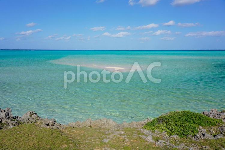 宮古島の海 海,宮古島,エメラルドブルーの写真素材