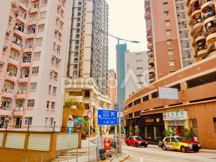 香港のタワマン群の街角 空,スカイライン,街角の写真素材