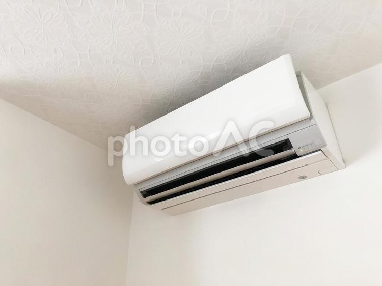 洋風住宅とエアコン_02 エアコン,冷房,暖房の写真素材