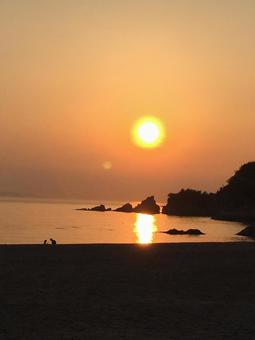 海辺の夕暮れ 海辺の夕暮れの写真
