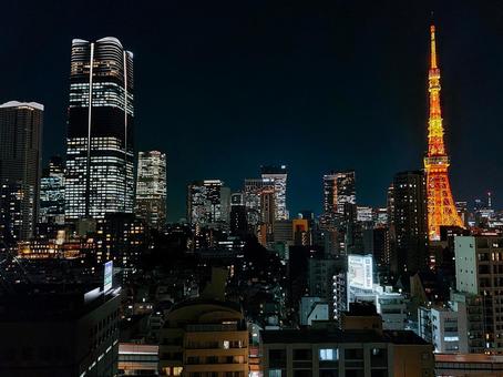 東京タワーと麻布台ヒルズの夜景 東京タワー,麻布台ヒルズ,夜景の写真素材
