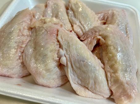 これから調理する手羽先のお肉 これから調理する手羽先のお肉の写真