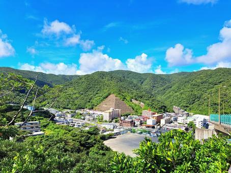 見おろす名瀬の町並み 見おろす名瀬の町並み 見おろす,名瀬,町並みの写真素材