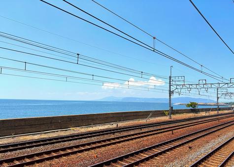 海の見える線路 海の見える線路 鉄道,レール,線路の写真素材